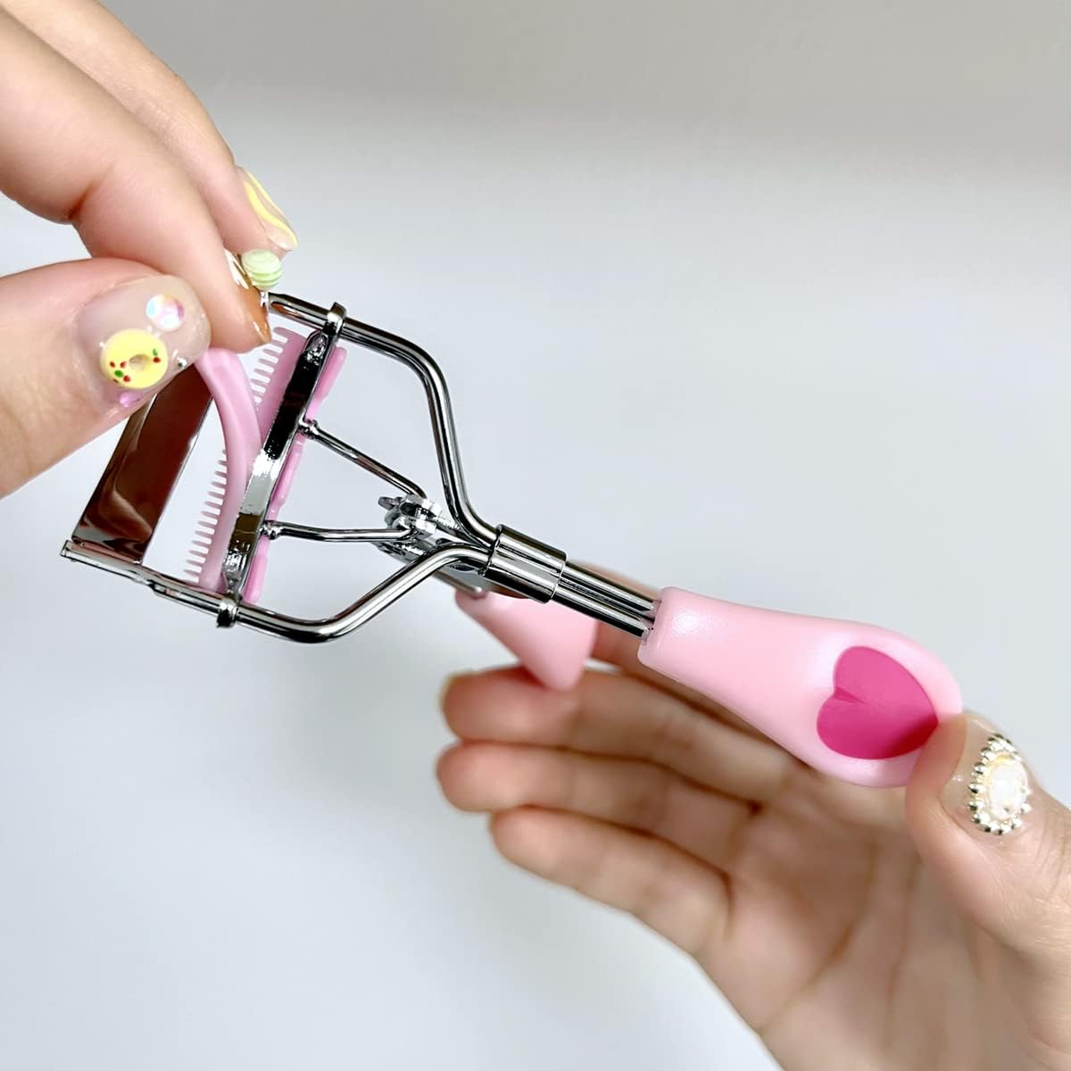 Stainless Steel Eyelash Curler with Built-in Comb Pinch Pain-Free with 5 Silicone Refill Pads